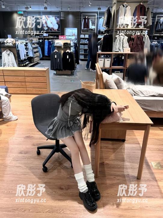袜啵啵 - 来自雪糕的高清写真：肉丝（脚尖微加固款）光芒四射！