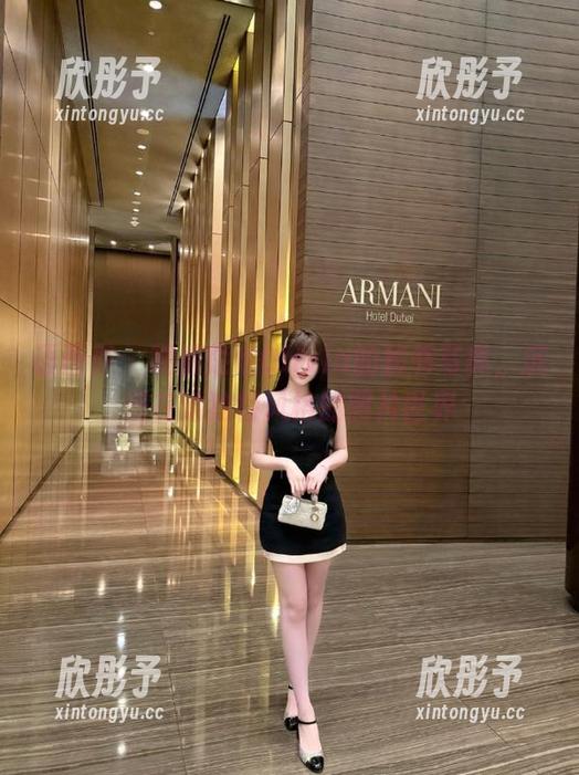 语画界 - 观看楚恬Olivia的秘书写真，沉浸在她独特风格的图片世界