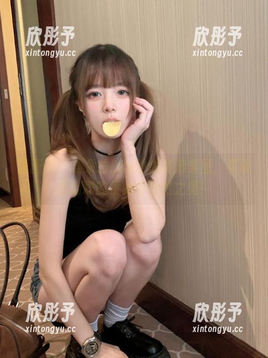 语画界 - 潘朵拉Laa瑜伽高清美图，展现出别样的优雅与自然之美！