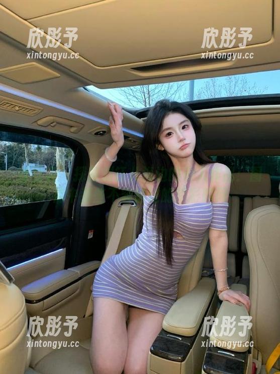 青豆客 - 探索刘钰儿海边的动人作品：图库中那些不容错过的精彩瞬间