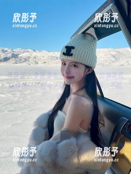 青豆客 - 全新发布！思淇Sukiii的油亮最新作品：一组令人惊艳的图片更新，不能错过！