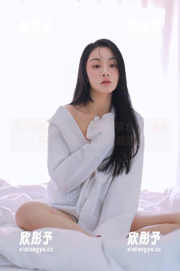 风之领域短裙红丝带在线写真合集：悠然自得，捕捉瞬息万变的美丽