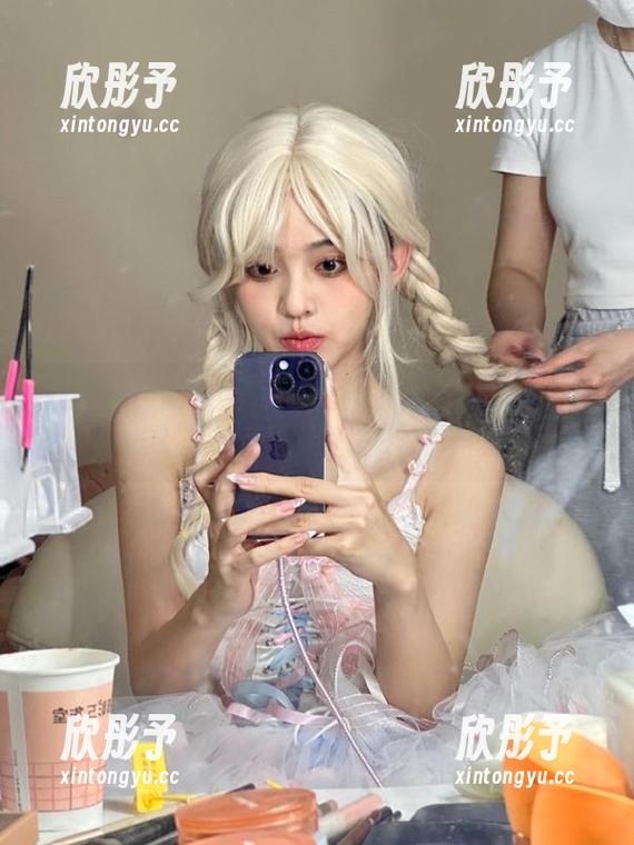 魅妍社 - 周小然美脚图集：分享每一个角度都宠爱你的眼球！