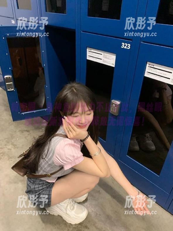 微密圈 - 鱼神鱼的魅力不止于此，黑丝眼睛娘最新套图作品释放无限惊喜！